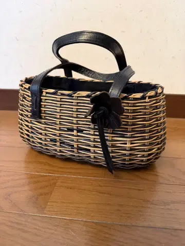캐주얼 등나무 바스켓백 꽃 장식 포함