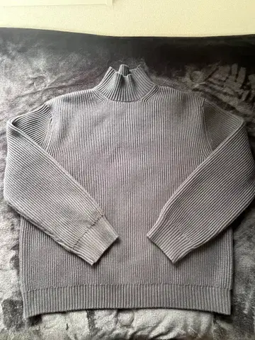 ZARA 하이넥 니트