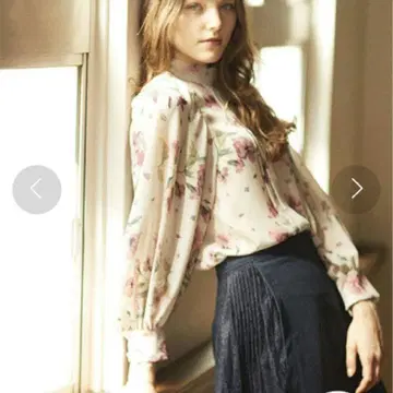 질스튜어트 리본 보타이 블라우스