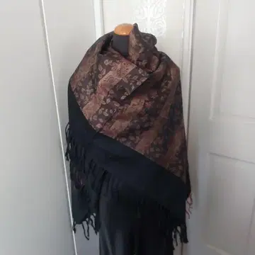 마리코 런던의, 초 대형 스톨입니다