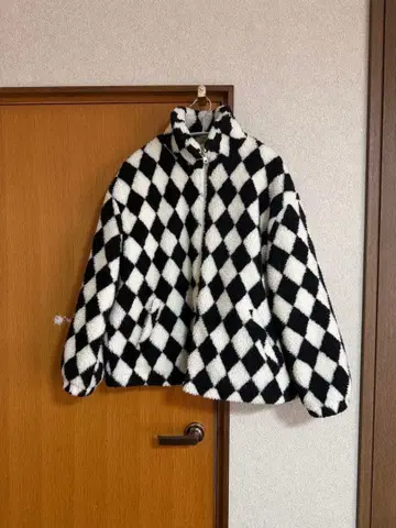 플리스 자켓 다이아몬드 패턴