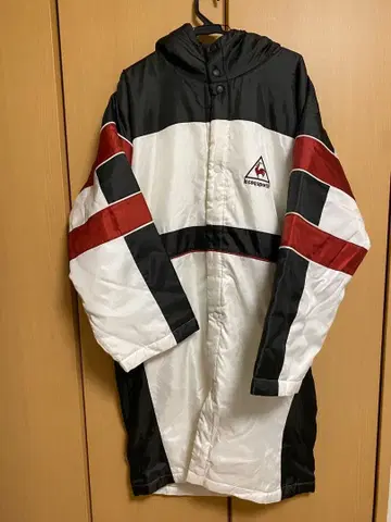 르꼬끄 스포르티브 후드 부착 보아 롱 코트