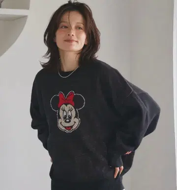 미니 마우스 자수 블랙 니트