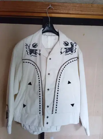 크림 소다 CLASSIC 웨스턴 자켓 하의 화이트