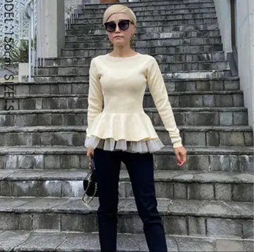 JENNE 크림색 페플럼 니트 옷 갈아입기 튤 포함