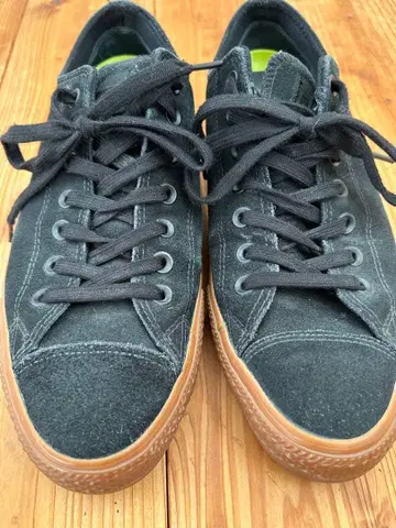 컨버스 블랙 스웨이드 스니커즈