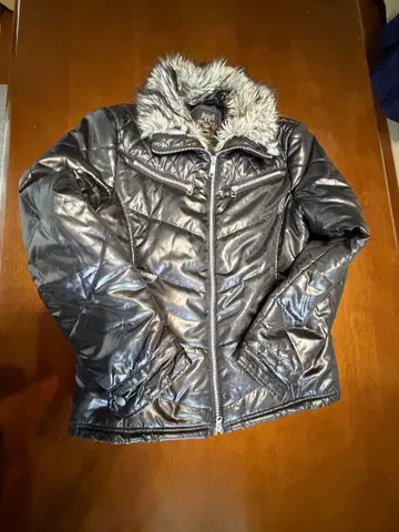 Spinal 퍼 포함 블랙 다운 자켓