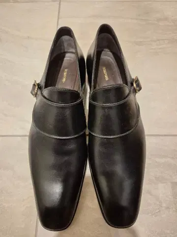TOM FORD 블랙 드레스 슈즈 버클 포함