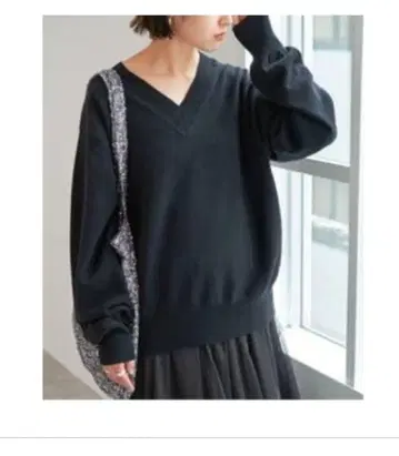 캐시미어 혼방 V넥 풀오버