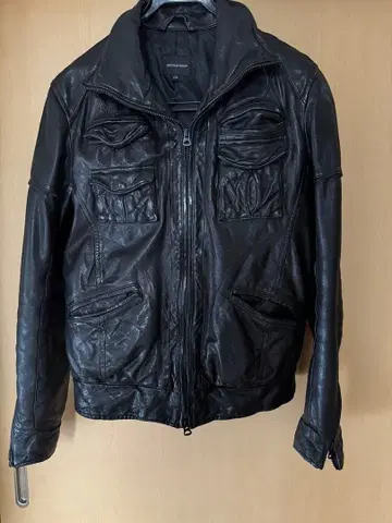 라틀 트랩 블랙 가죽 자켓