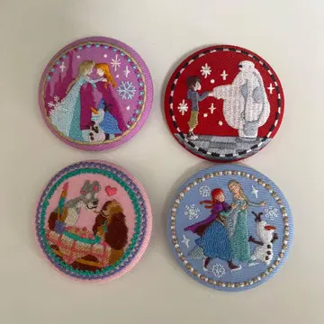 Disney Characters 자수 캔뱃지 비스킷 4개 세트