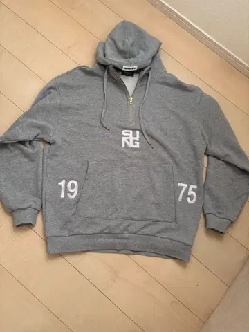 SUNG1975 후드티 그레이 새상품급
