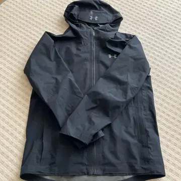 언더아머 후드 부착 블랙 자켓