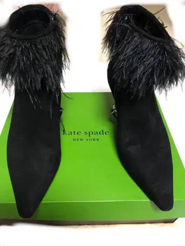 케이트 스페이드 페더 장식 블랙 부티