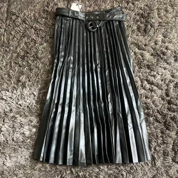 ZARA 블랙 플리츠 스커트 벨트 포함