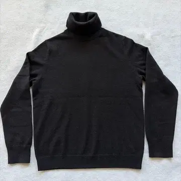 블랙 터틀넥 니트 긴팔