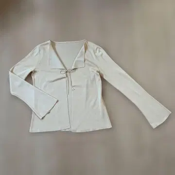 크림색 플레어 슬리브 니트 가디건