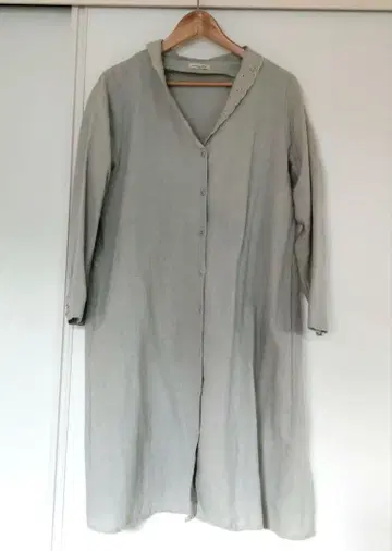 사만사 모스모스 자수 장식 연한 그린 긴팔 원피스