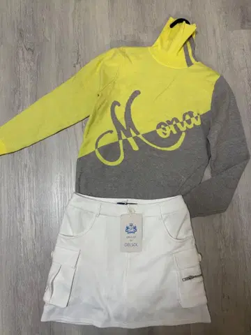 새상품 S 사이즈 모나델솔 골프 니트 스커트 셋업 그레이 화이트