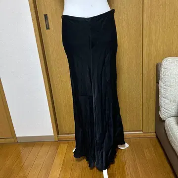 ZARA 블랙 플레어 스커트 새틴풍