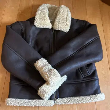 브라운 가죽 보아 자켓