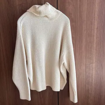 TOMORROWLAND DES PRES 터틀넥 니트 화이트