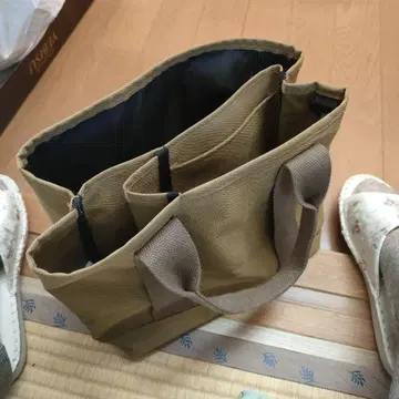 베이지 백 인 백 내부 포켓 부착