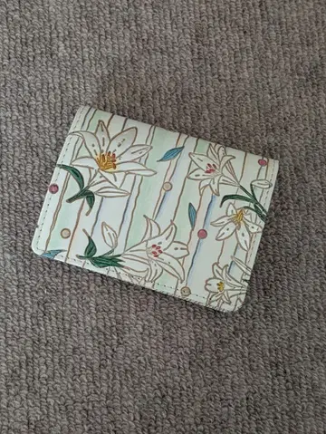 분코야 오제키 상자형 동전 지갑 화이트 릴리