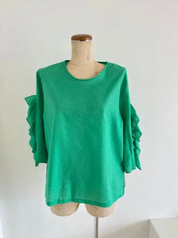 노리즈 그린 프릴 슬리브 셔츠 사이즈 38