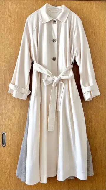 백 플리츠 트렌치코트 아이보리 Mila Owen