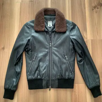 새상품급 블랙 가죽 자켓 Freaks Store 보아 옷깃