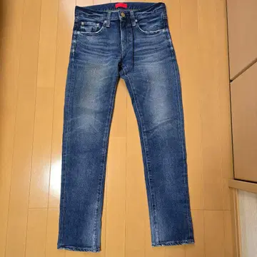 BEAMS RED CARD 슬림 테이퍼트 데님 28