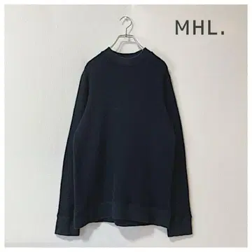 MHL. MHL 시크한 블랙이 멋진 심플한 니트