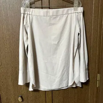 Mila Owen 베이지 긴팔 셔츠 F 사이즈 오프숄더 상의