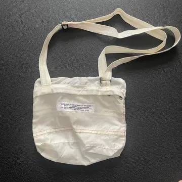 PUEBCO 푸에브코 빈티지 파라슈트 숄더 파우치 화이트