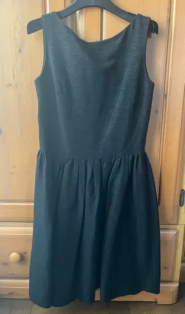 GALLARDAGALANTE 슬리브리스 블랙 원피스 1월 3일까지