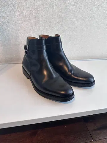 Berwick 블랙 가죽 버클 부티 새상품급