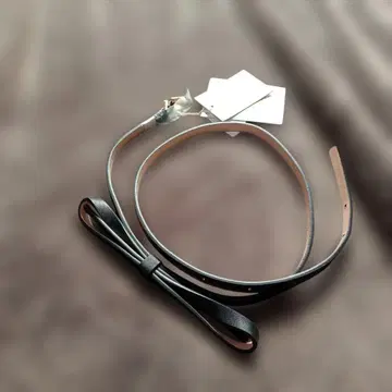 리본 디자인 블랙 가죽 벨트