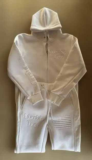 Marble Tree 상하의 세트