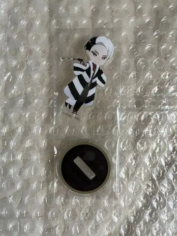 트위스테 미니 아크릴 스탠드 크루웰