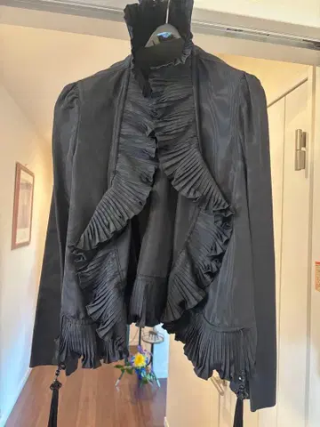 Aquascutum 블랙 볼레로 셔츠