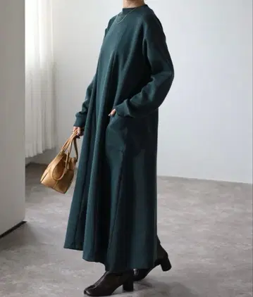 [ Fizz ] 안쪽 샤기 포켓 달린 하이넥 원피스