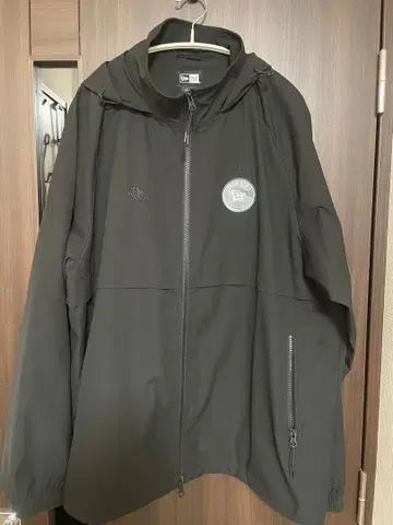 윈드 자켓 뉴에라 블랙