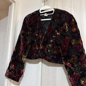 꽃무늬 자수 벨벳 가디건 M 사이즈