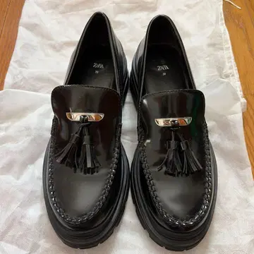 ZARA 블랙 로퍼 39 사이즈