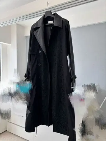 HARE 블랙 트렌치코트 레이스 디자인