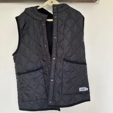 ARMEN 블랙 후드 부착 퀼팅 베스트 사이즈 2