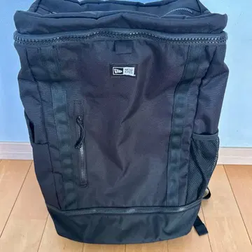 NEW ERA 블랙 백팩