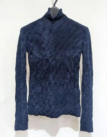 EMPORIO ARMANI 엠포리오 아르마니 터틀넥 니트탑