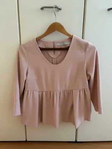 TIARA 페플럼 블라우스